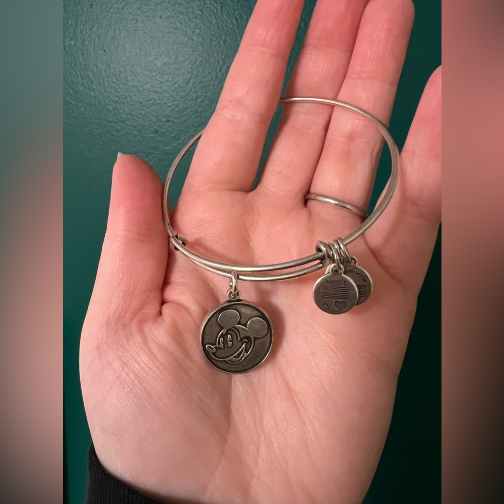 Mickey Bracelet🤩